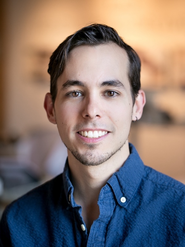 headshot of CalArts alumni Hector Alvarez