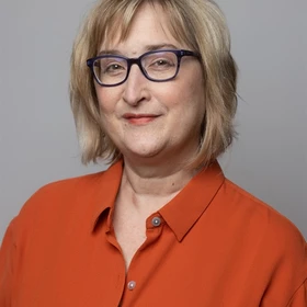 Jacqueline Bobak headshot