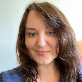 Rose Andersen Headshot