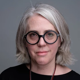 Hilary Darlings Headshot