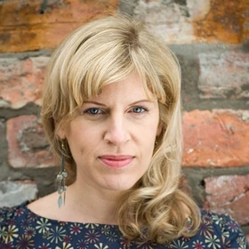 Emily Evans Headshot