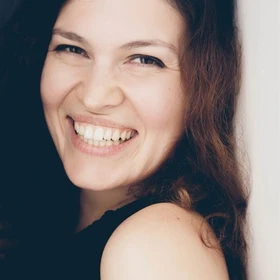 Milena Gligic Headshot