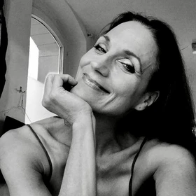 photo of Julie Stanzak