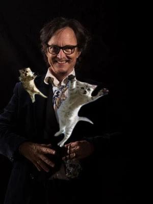 Asher Hartman headshot