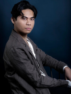 Carlo Maghirang headshot