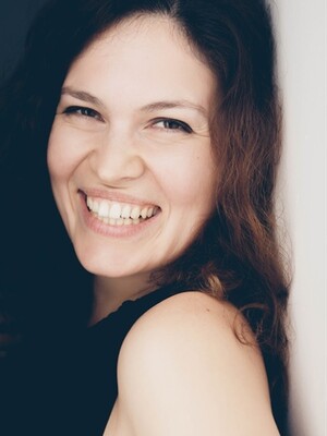 Milena Gligic Headshot