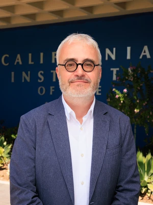 Volker Straebel headshot